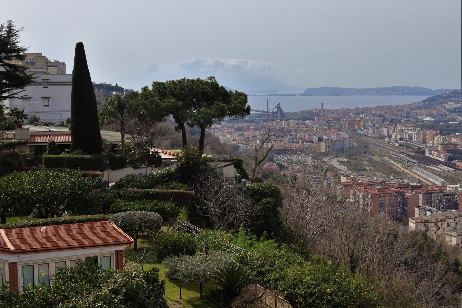 Vista panoramica della costa di Posillipo